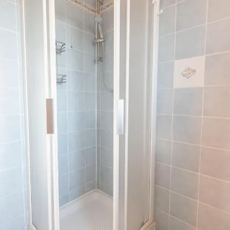 شقة Charming House -10 Min Walk To The Center-