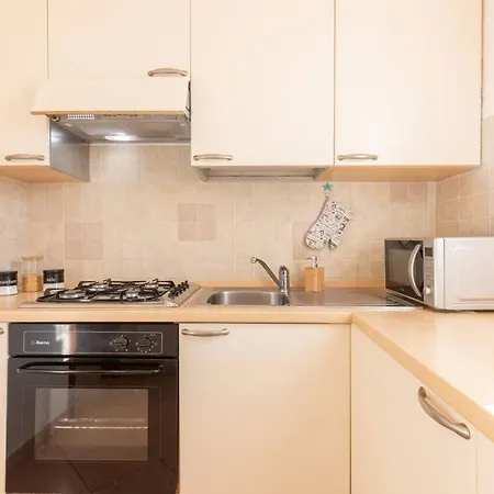 Διαμέρισμα Charming House -10 Min Walk To The Center-